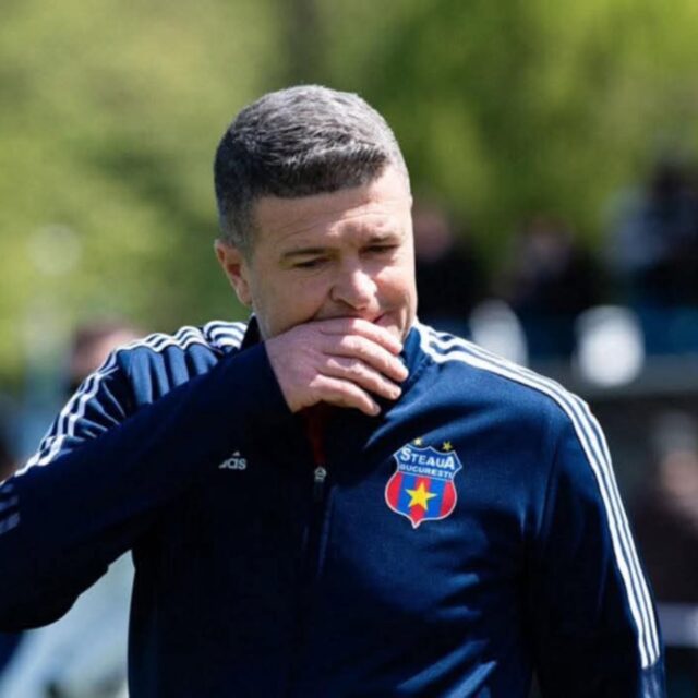 Diseara, de la orele 21 fix, la Suporter de Ghencea vine antrenorul Stelei, Daniel Oprita. Ca sa discutam despre echipa asta misto de la fotbal, despre planurile de viitor ale lui Daniel dar si despre noul comandant. 

Si evident la inceput de emisiune, nu-l voi uita pe bunul nostru caeator de fursecuri, Andrei Cian, care ieri a reusit sa retrogradeze definitiv handbalul in liga secunda.

Asadar, de la 21 fix, pe canalele Redactia CSS, youtube si facebook. In premiera, voi modera Suporter de Ghencea alaturi de bunul meu prieten si coleg de redactie, Claudiu Florea.